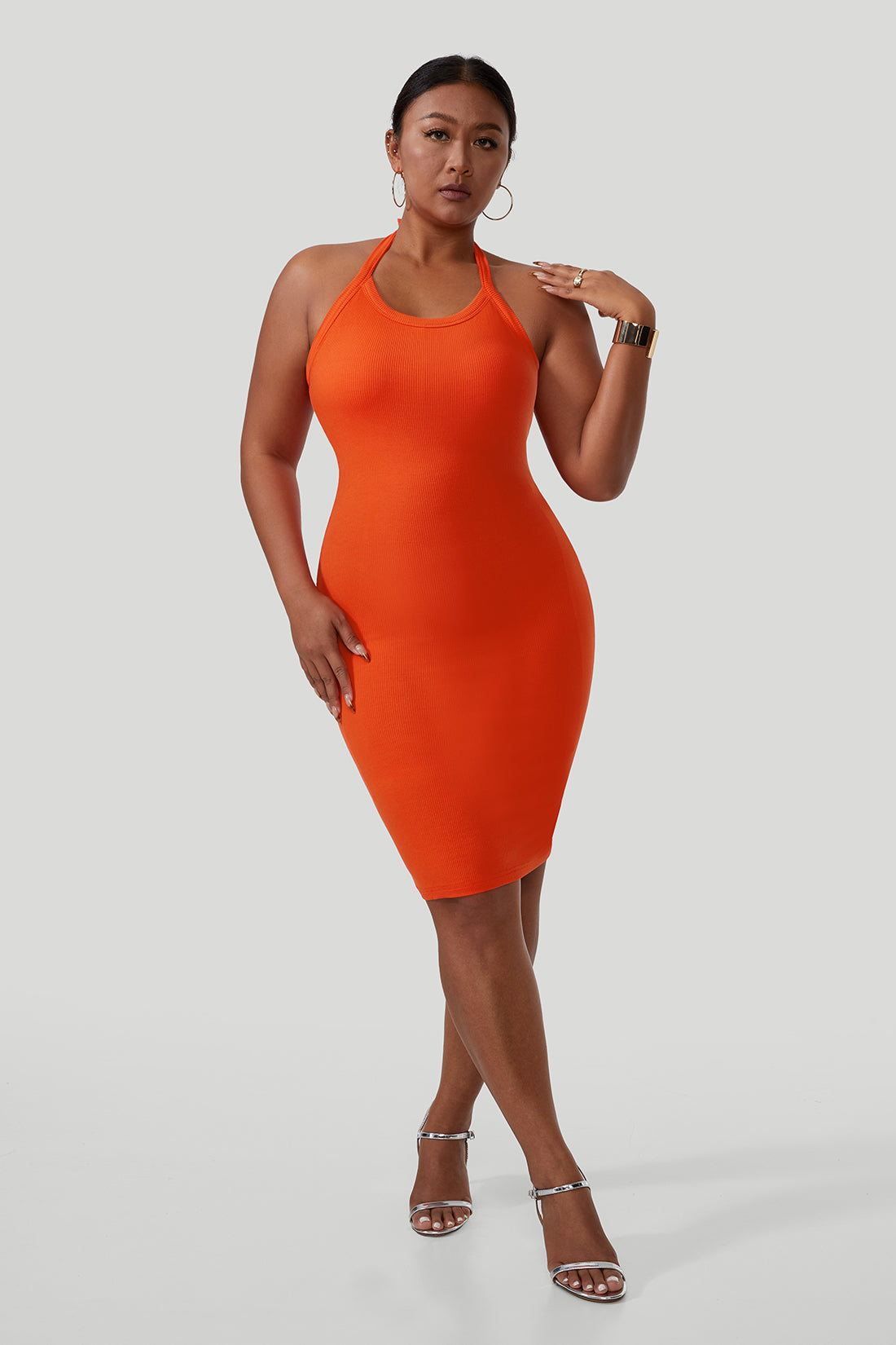 Rugloze mini-jurk met gedrapeerde hals en bandjes, met ingebouwde shapewear