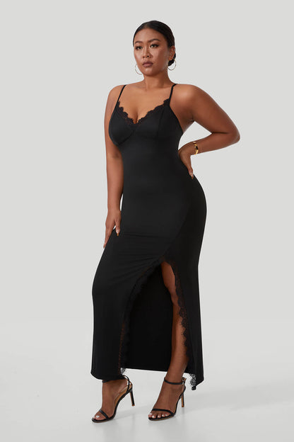 Maxi-jurk van kant met spaghettibandjes en split, met ingebouwde shapewear