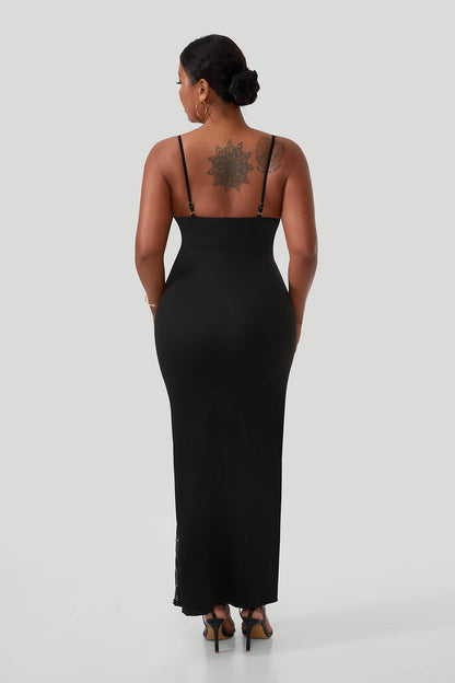 Maxi-jurk van kant met spaghettibandjes en split, met ingebouwde shapewear