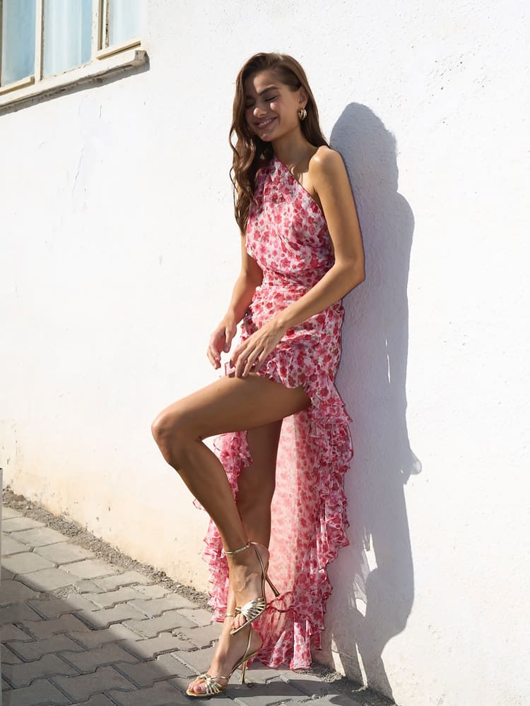 Jurk met bloemen en blote schouders