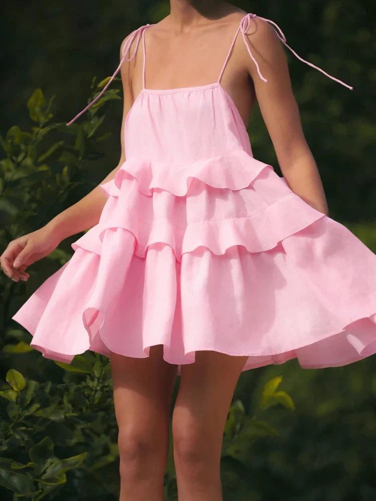 Luchtige schattige mini-jurk
