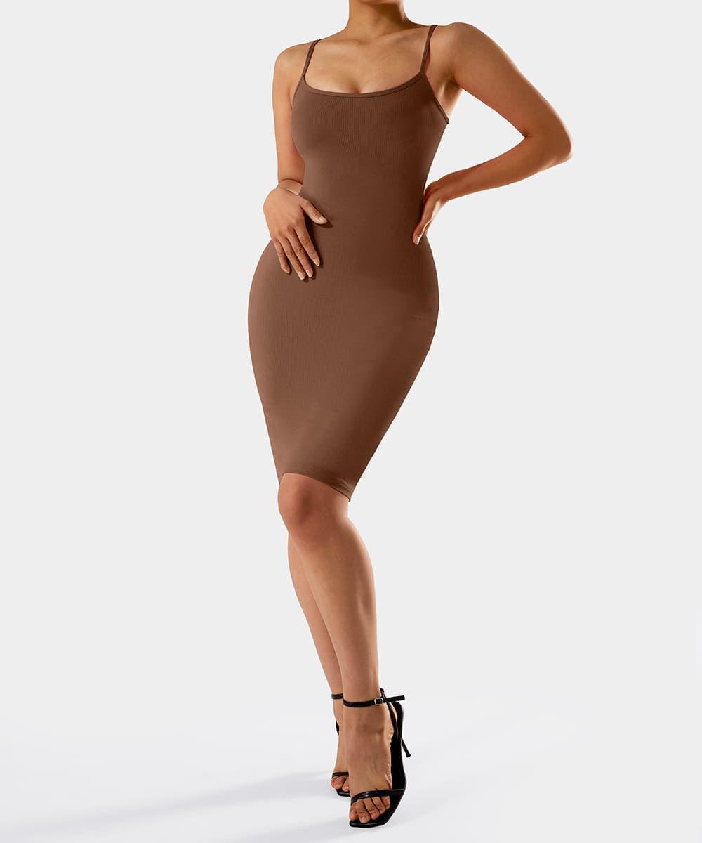 Nauwsluitende jurk met spaghettibandjes en ingebouwde shapewear