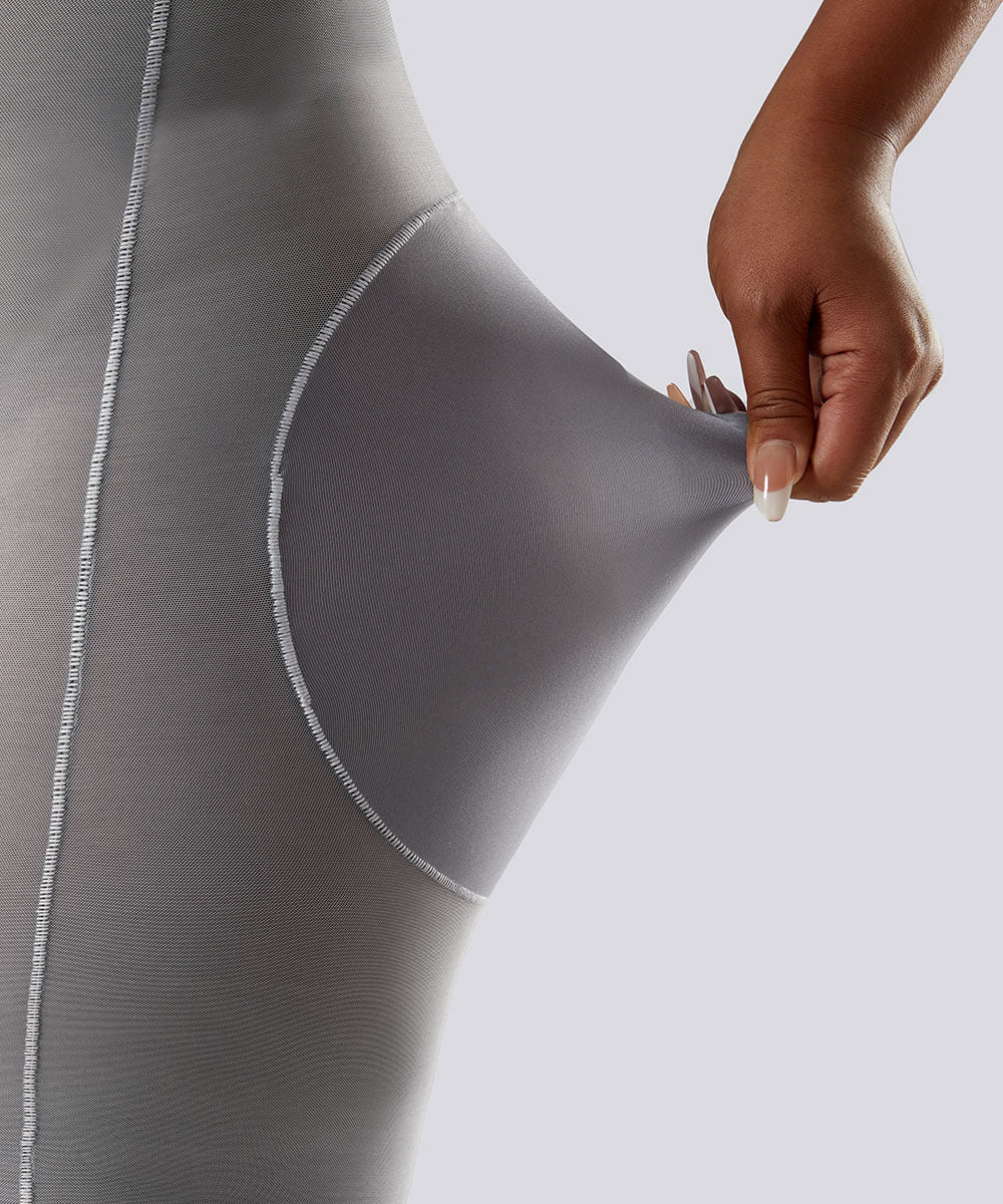 Nauwsluitende jurk met spaghettibandjes en ingebouwde shapewear