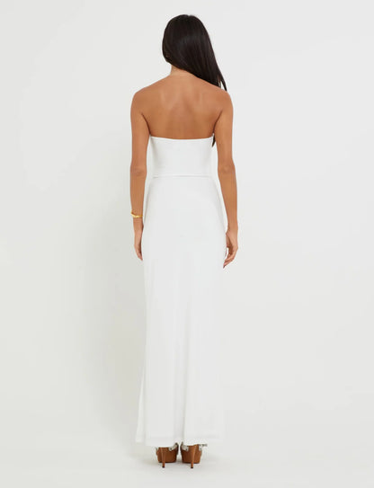 Strakke zomerse elegantie