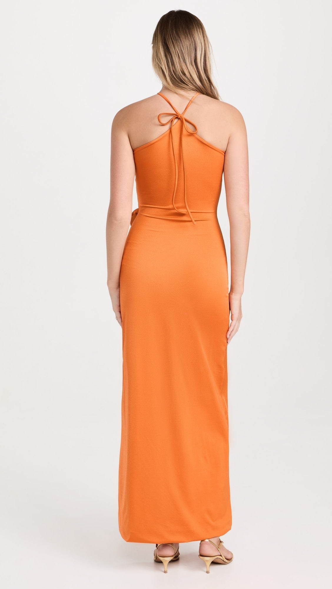 Oranje maxijurk met 3D-bloemen en vetersluiting